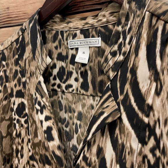 Dana Buchman Leopard Print Button Blouse Women’s Small Short Sleeve Top - Picture 10 of 16